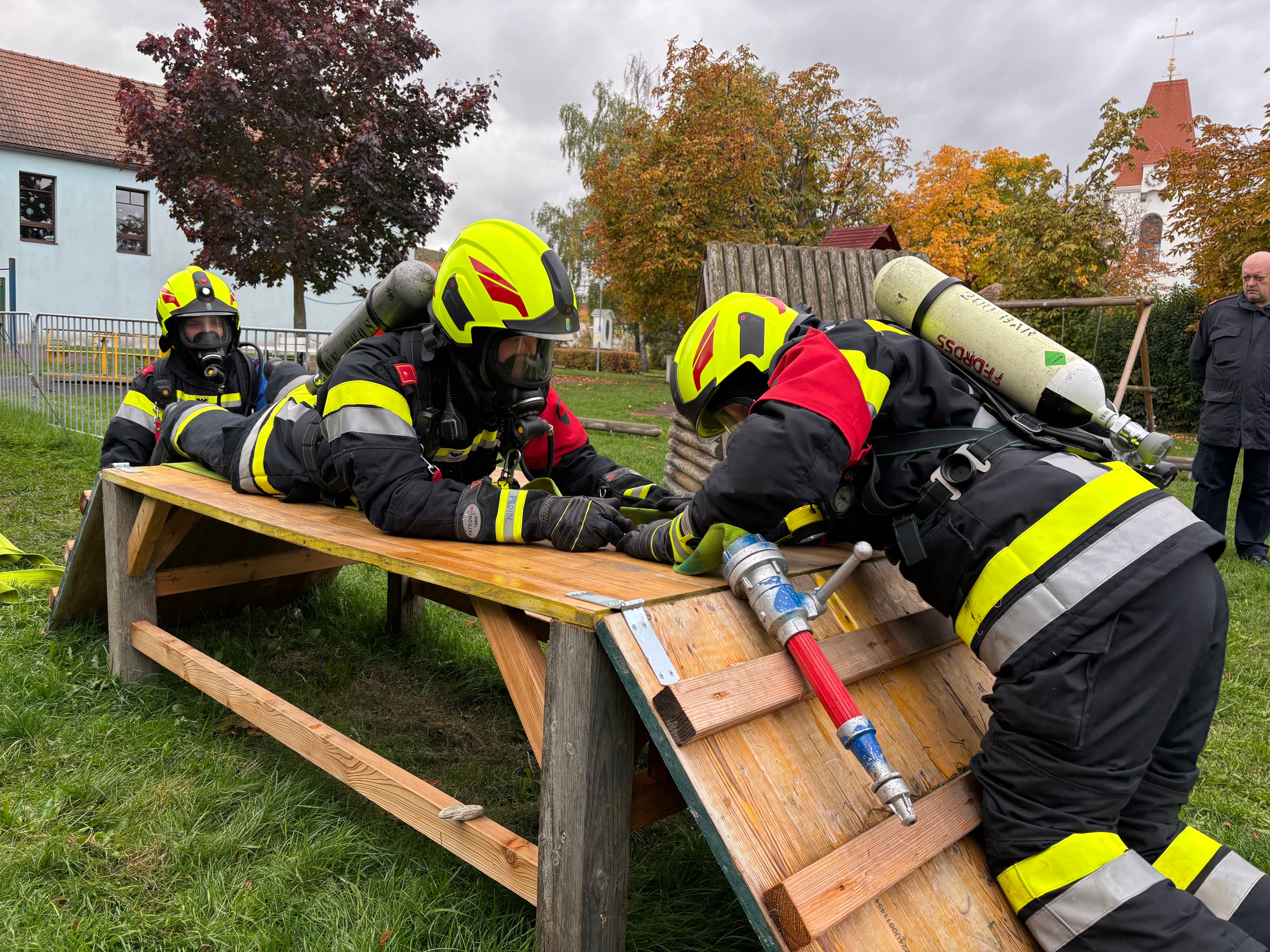 18 Mitglieder der FF Droß absolvierten Ausbildungsprüfung Atemschutz