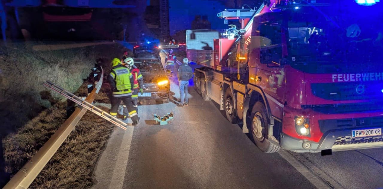 Auto verliert Reifen auf der B37