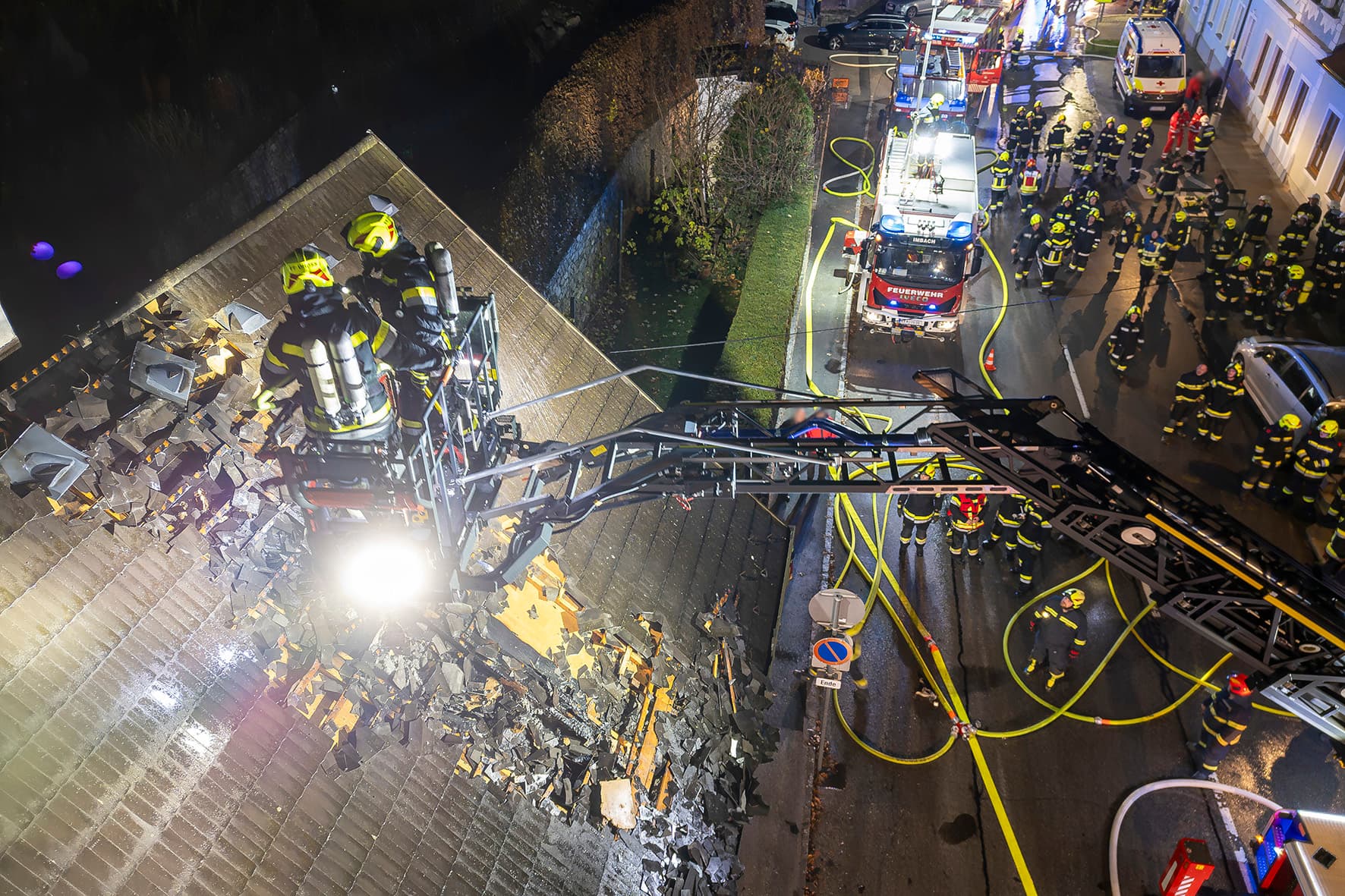 Vom Wandertag zum Brandeinsatz - Dachstuhlbrand in Senftenberg